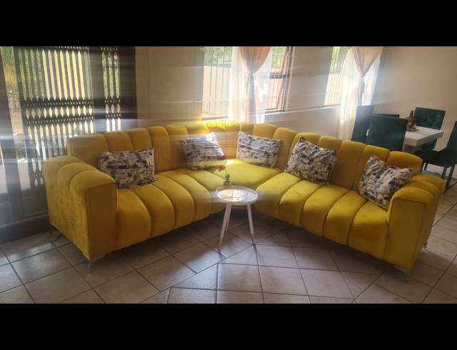 3 BEDROOM TOWNHOUSE FOR SALE IN WATERVAL EAST